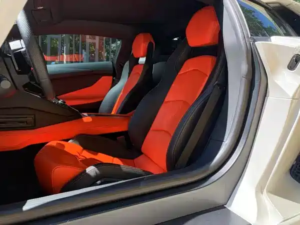 Lamborghini Aventador 2013
