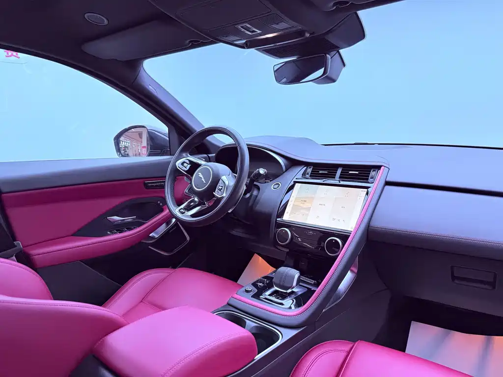 Jaguar E-PACE 2023 — фото 15