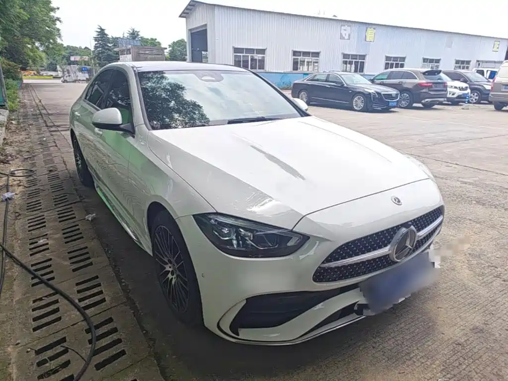 Mercedes-Benz C-Class 2024