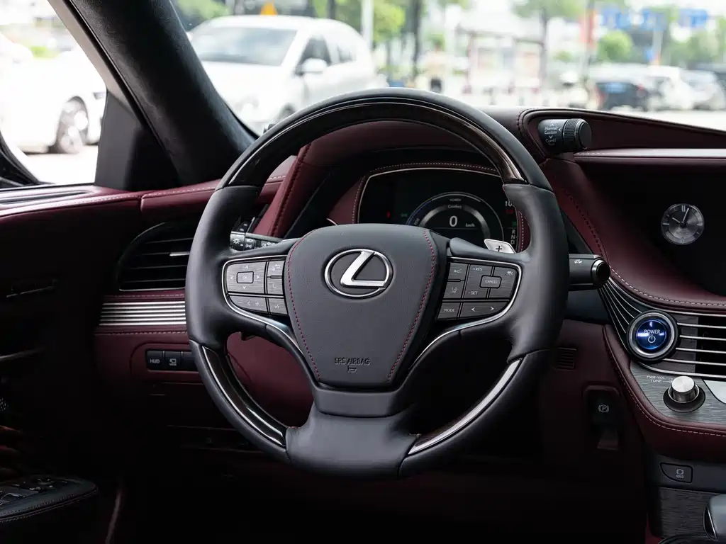 Lexus LS 2019 — фото 14