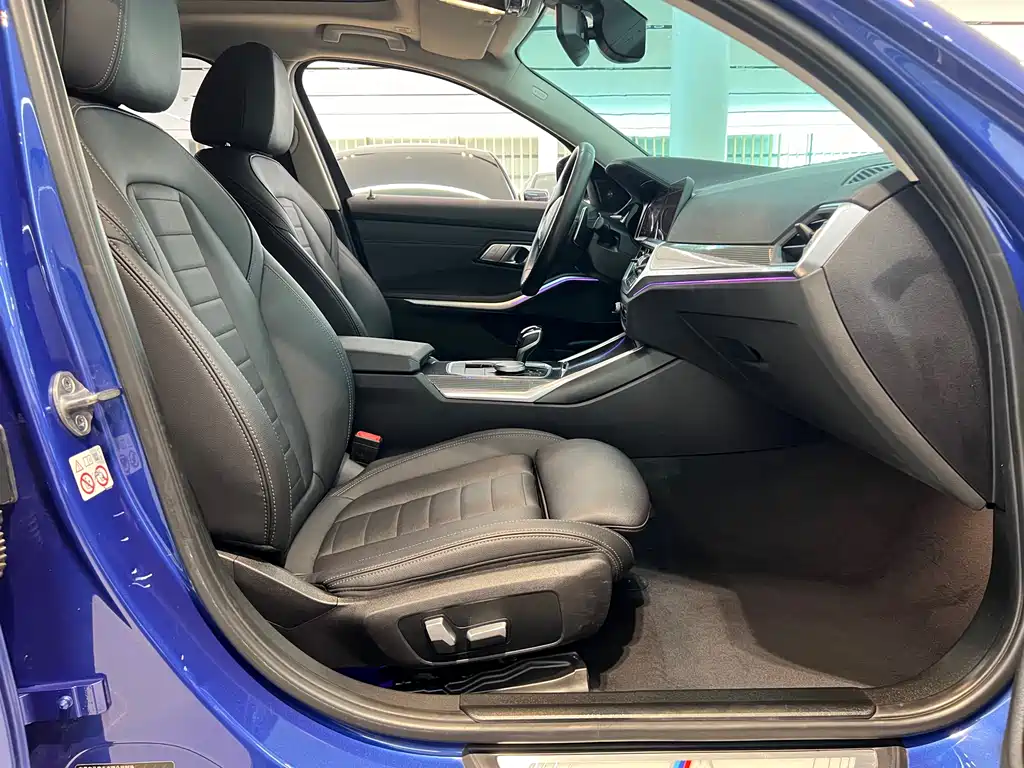 BMW 3 Series 2019 — фото 13