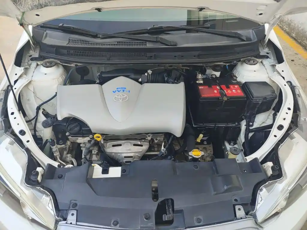 Toyota Yaris L 2015 — фото 20