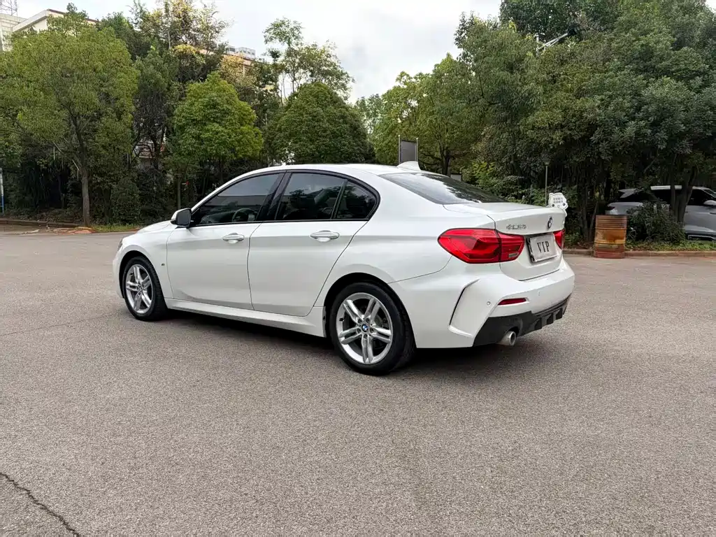 BMW 1 Series 2019 — фото 9