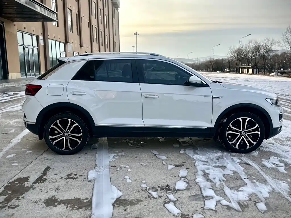 Volkswagen T-Roc 2021 — фото 7