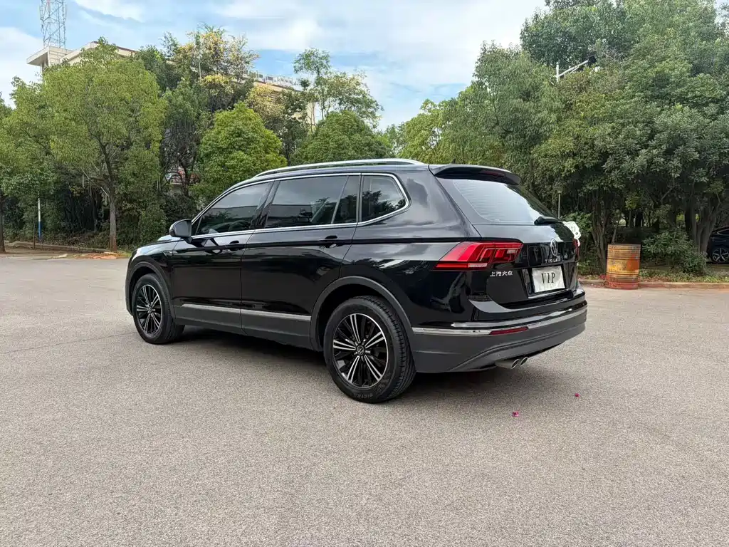 Volkswagen Tiguan L 2021 — фото 9