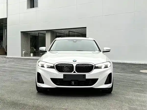 BMW i3 2025