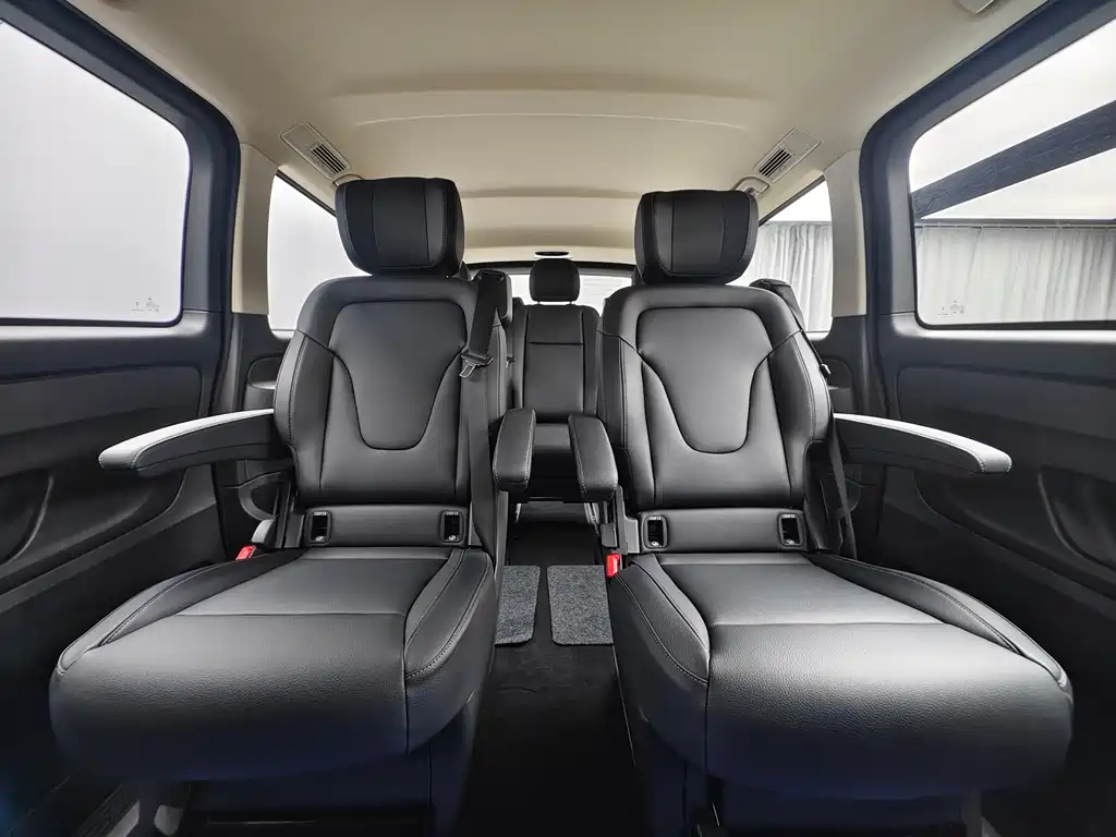 Mercedes-Benz Vito 2023 — фото 16