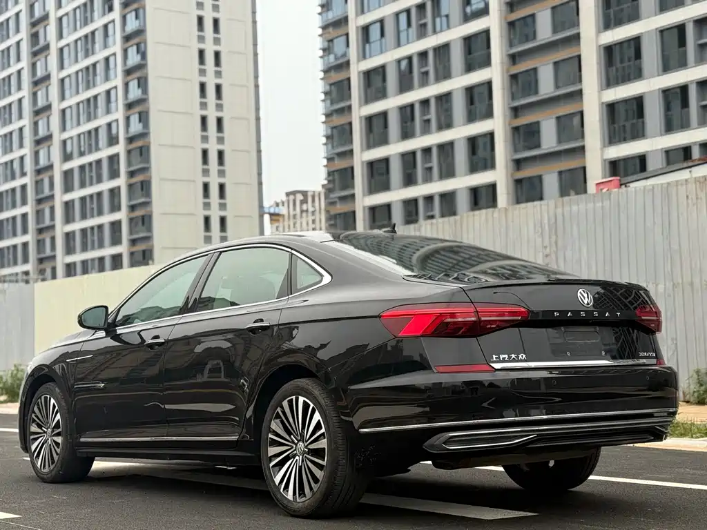 Volkswagen Passat 2019 — фото 15