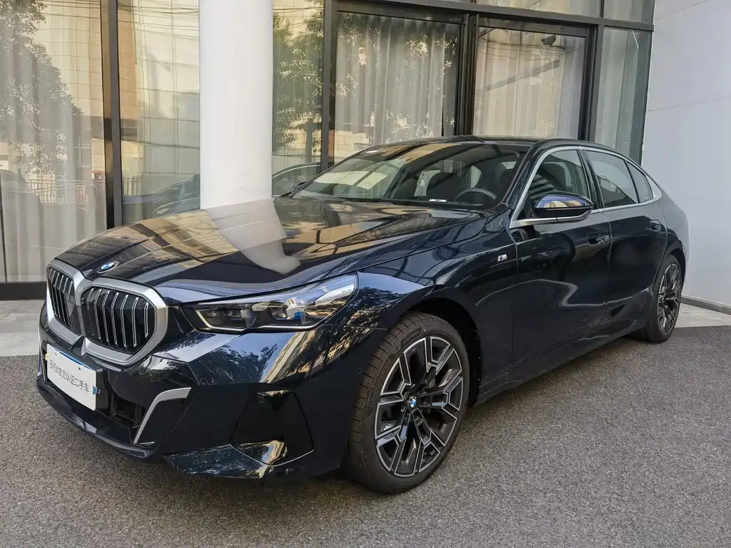 BMW 5 Series 2025