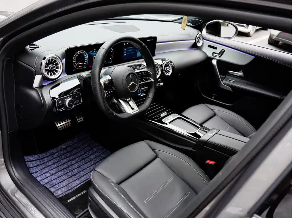 Mercedes-Benz A-Class AMG 2025 — фото 12