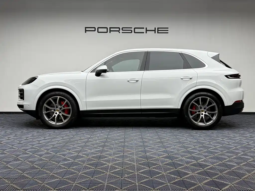 Porsche Cayenne 2023