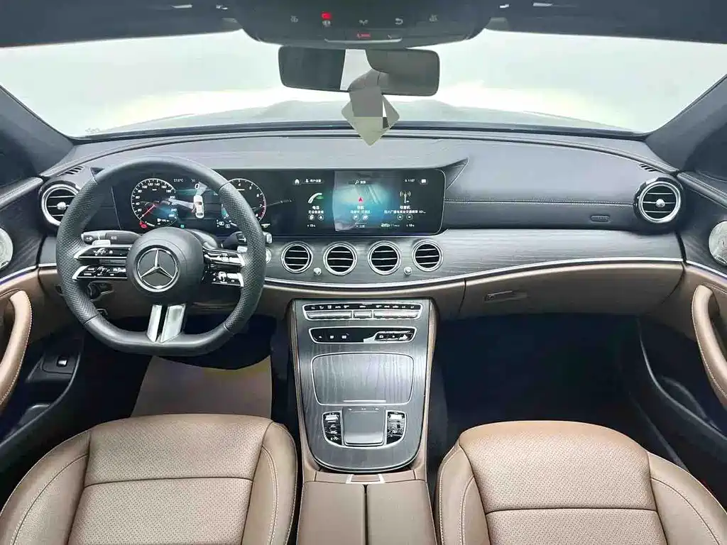 Mercedes-Benz E-Class 2023 — фото 9