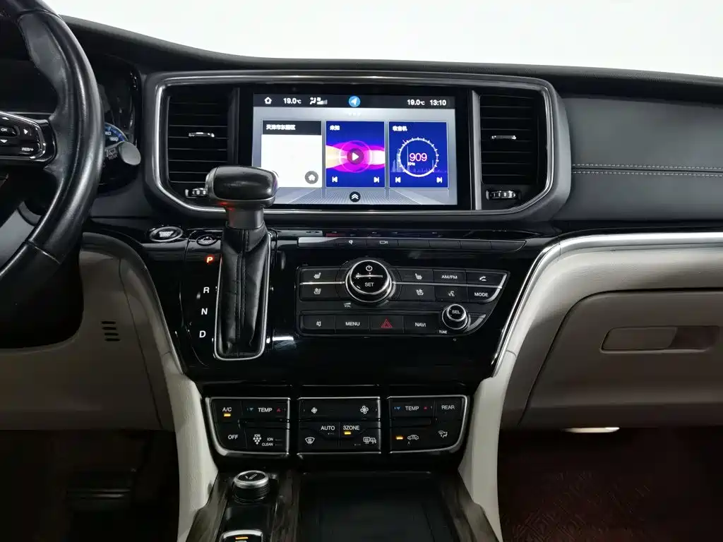 GAC Trumpchi M8 2020 — фото 12