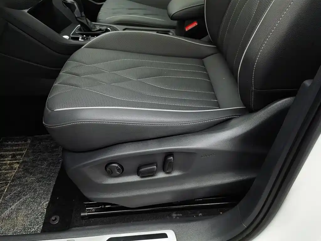 Volkswagen Tiguan L 2022 — фото 20