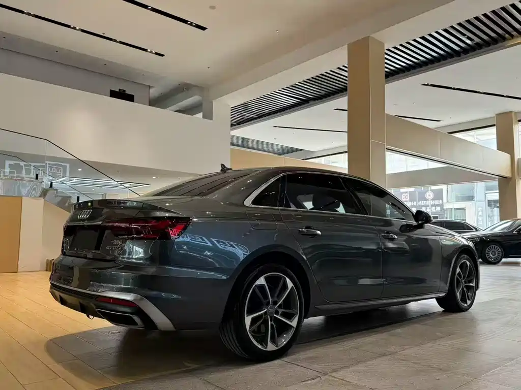 Audi A4L 2021