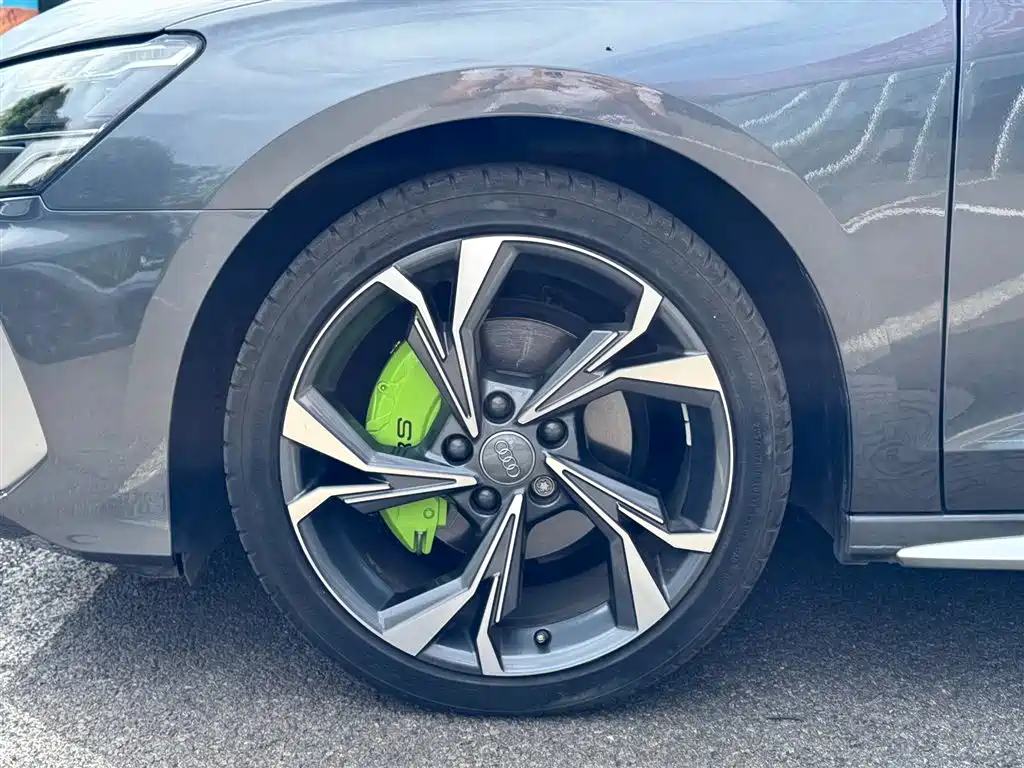 Audi A3 2021 — фото 12