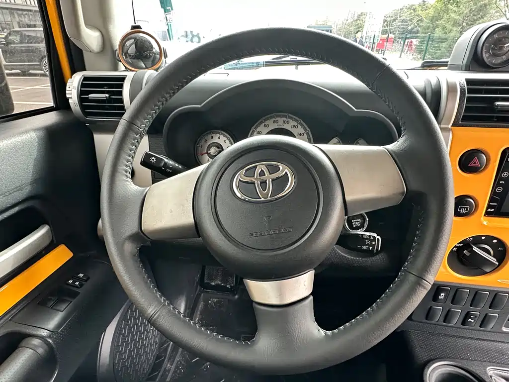 Toyota FJ Cruiser 2020 — фото 13