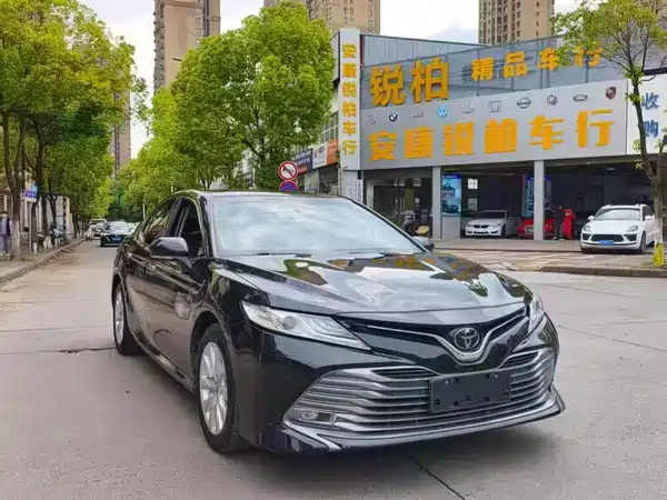 Toyota Camry 2019