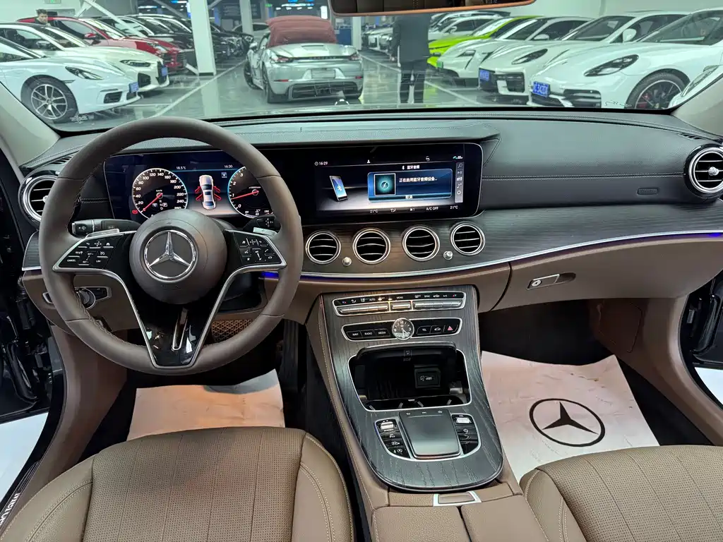 Mercedes-Benz E-Class 2020 — фото 9