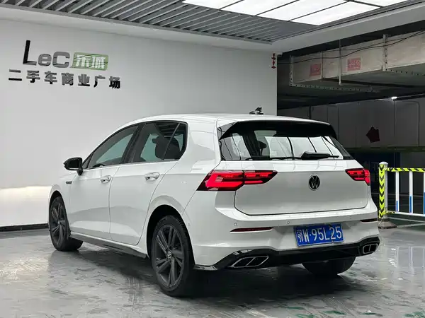 Volkswagen Golf 2023