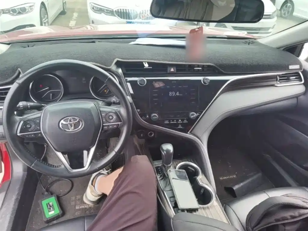 Toyota Camry 2020 — фото 10
