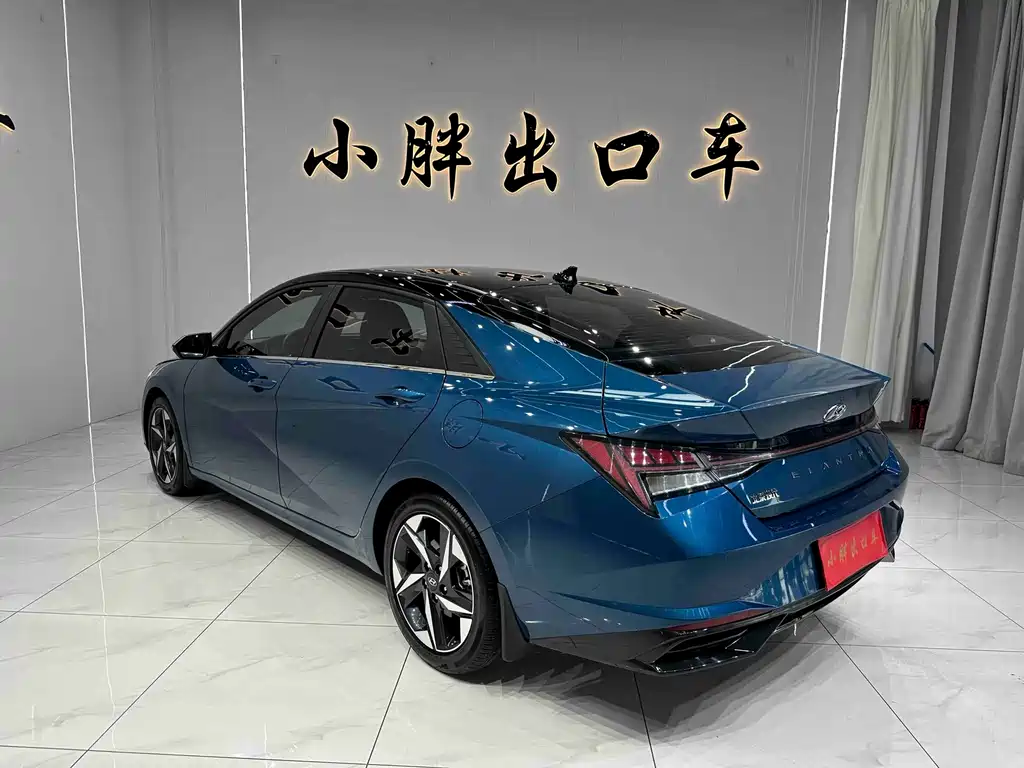 Hyundai Elantra 2022
