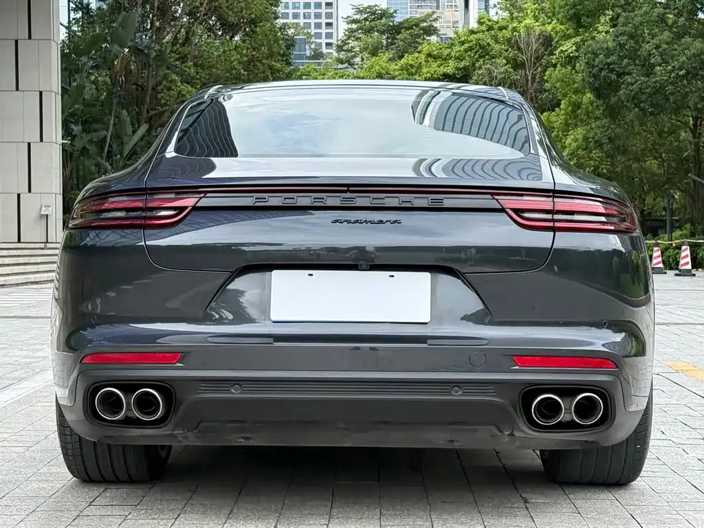 Porsche Panamera 2018 — фото 22
