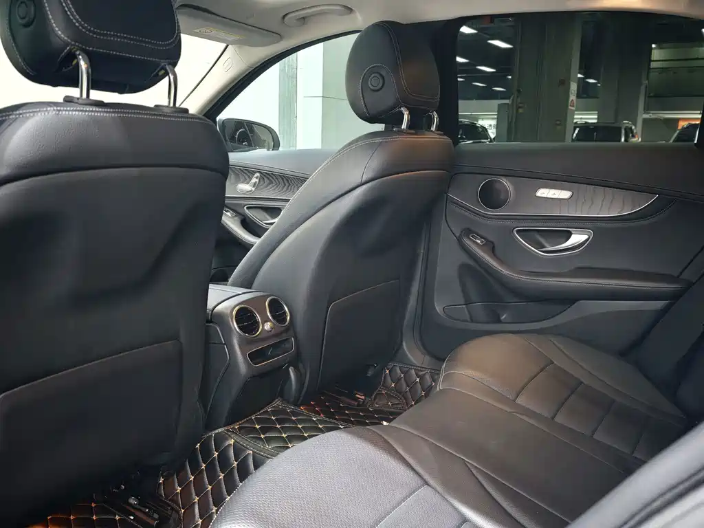 Mercedes-Benz C-Class 2019 — фото 11