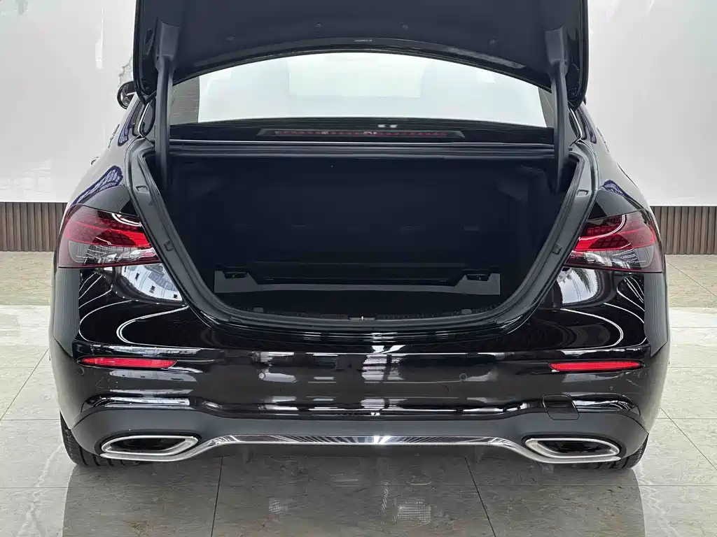 Mercedes-Benz E-Class 2022 — фото 20