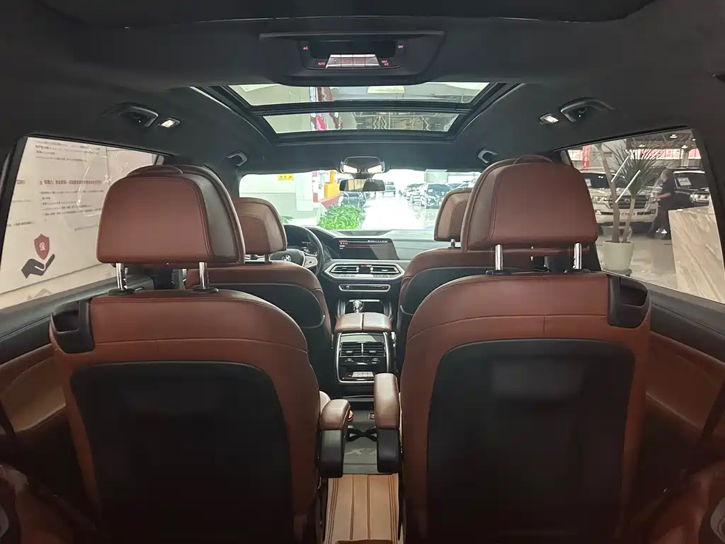 BMW X7 2021 — фото 18