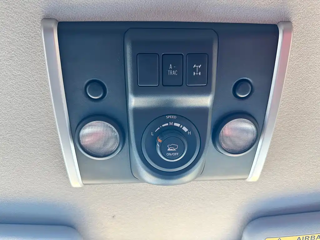 Toyota FJ Cruiser 2020 — фото 17