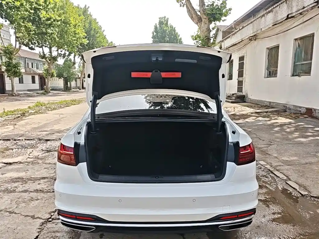 Audi A4L 2020 — фото 19