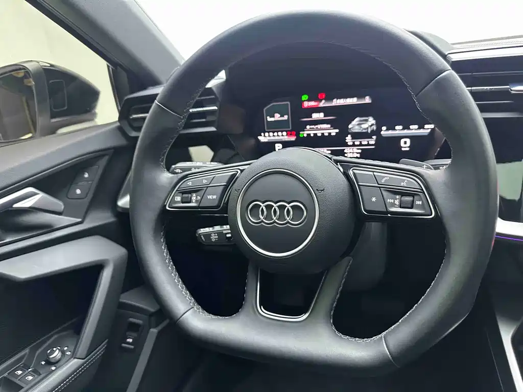 Audi A3 2023 — фото 10