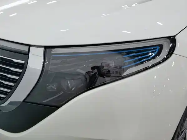 Mercedes-Benz EQC 2020