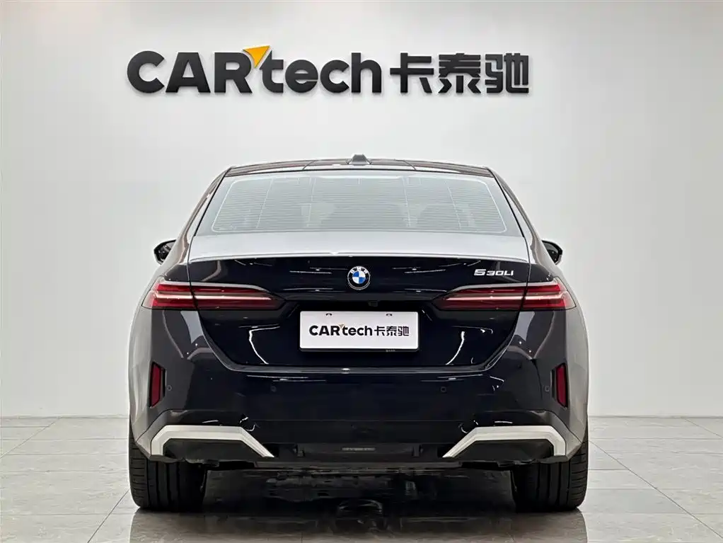 BMW 5 Series 2025
