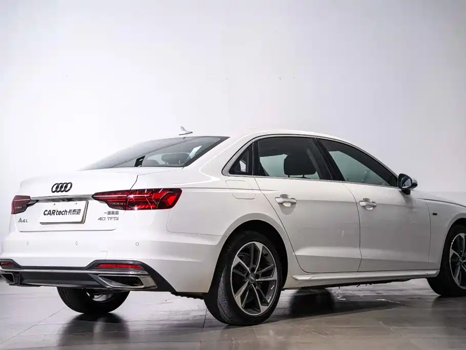 Audi A4L 2022 — фото 29