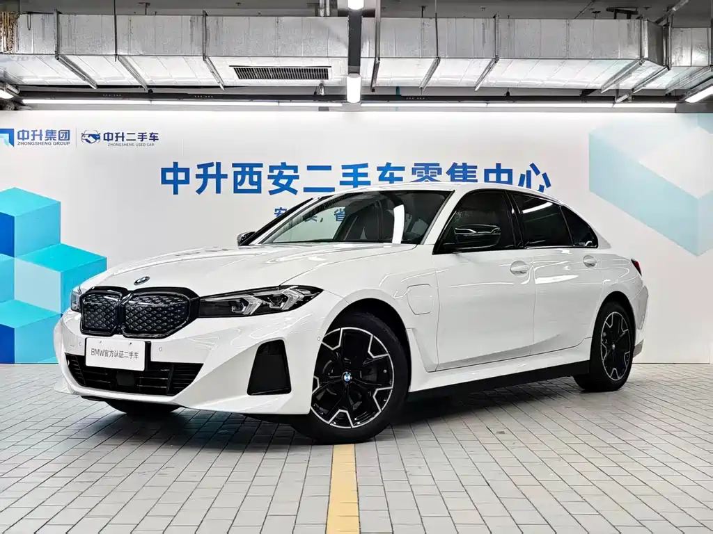 BMW i3 2026 — фото 1