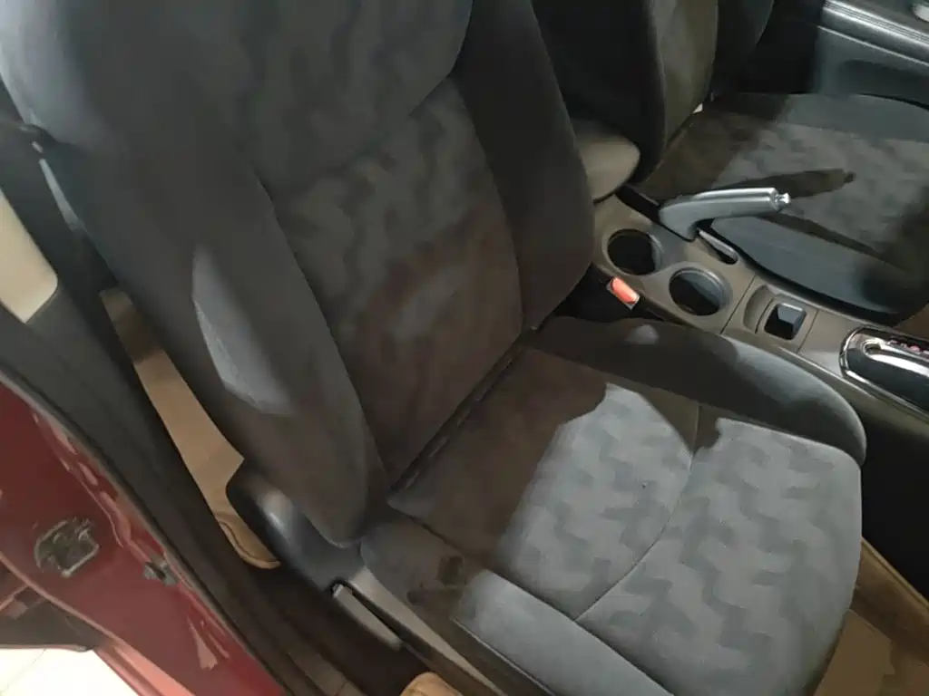 Nissan Tiida 2015 — фото 25