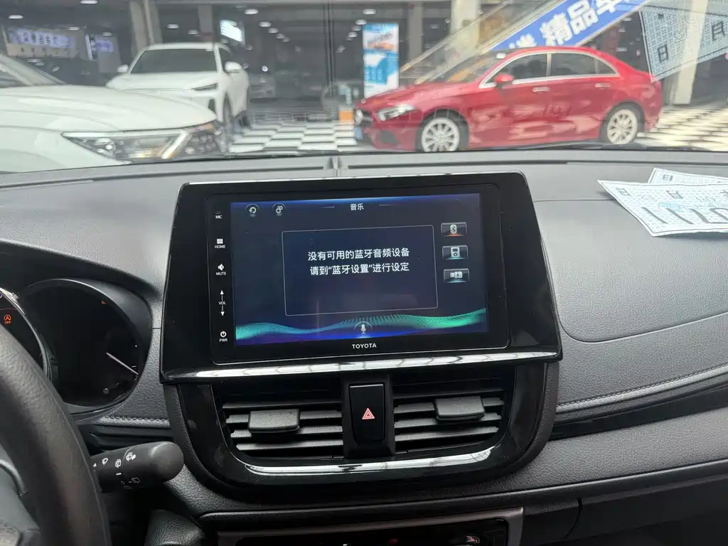 Toyota Yaris L 2022 — фото 14