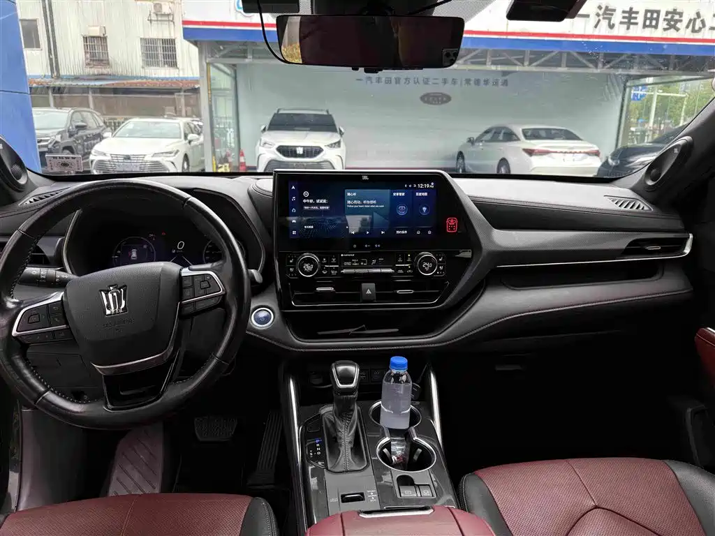 Toyota Crown Kluger 2021