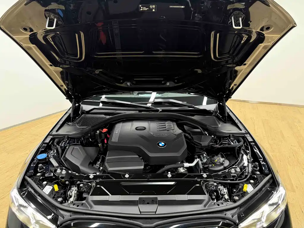 BMW 3 Series 2025 — фото 15