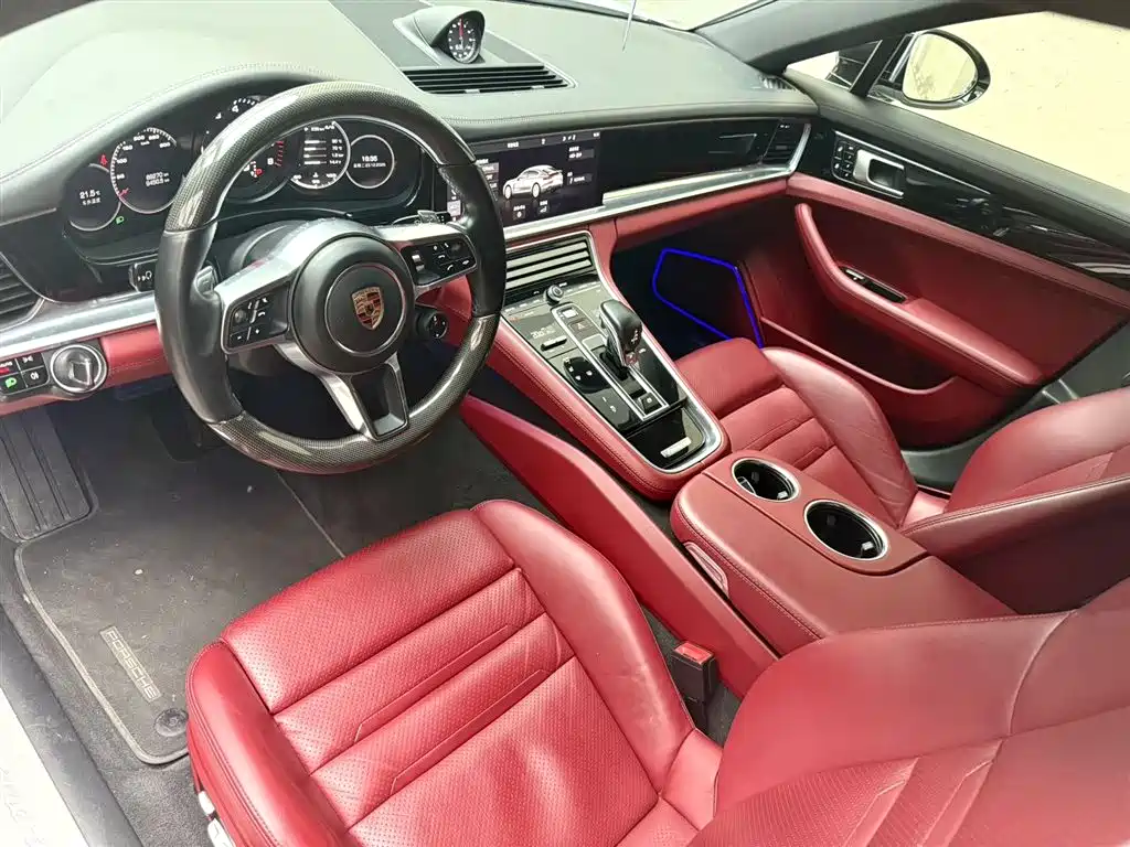 Porsche Panamera 2021