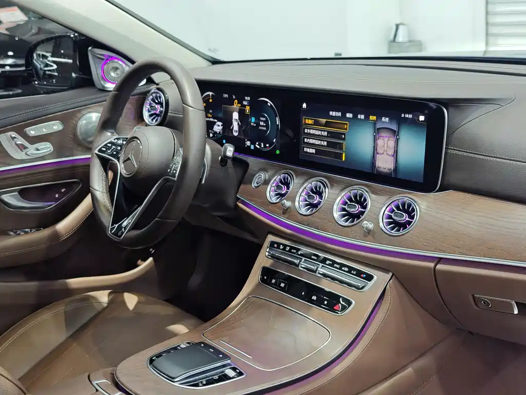 Mercedes-Benz E-Class 2023 — фото 13
