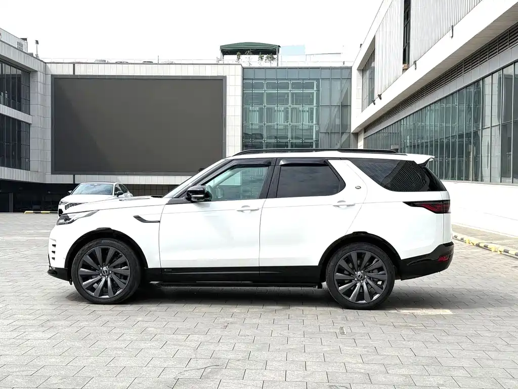 Land Rover Discovery 2021 — фото 9