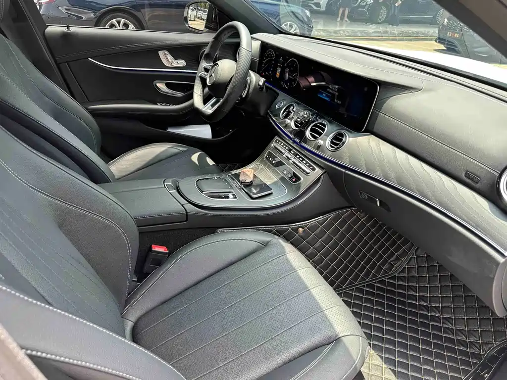 Mercedes-Benz E-Class 2022 — фото 10