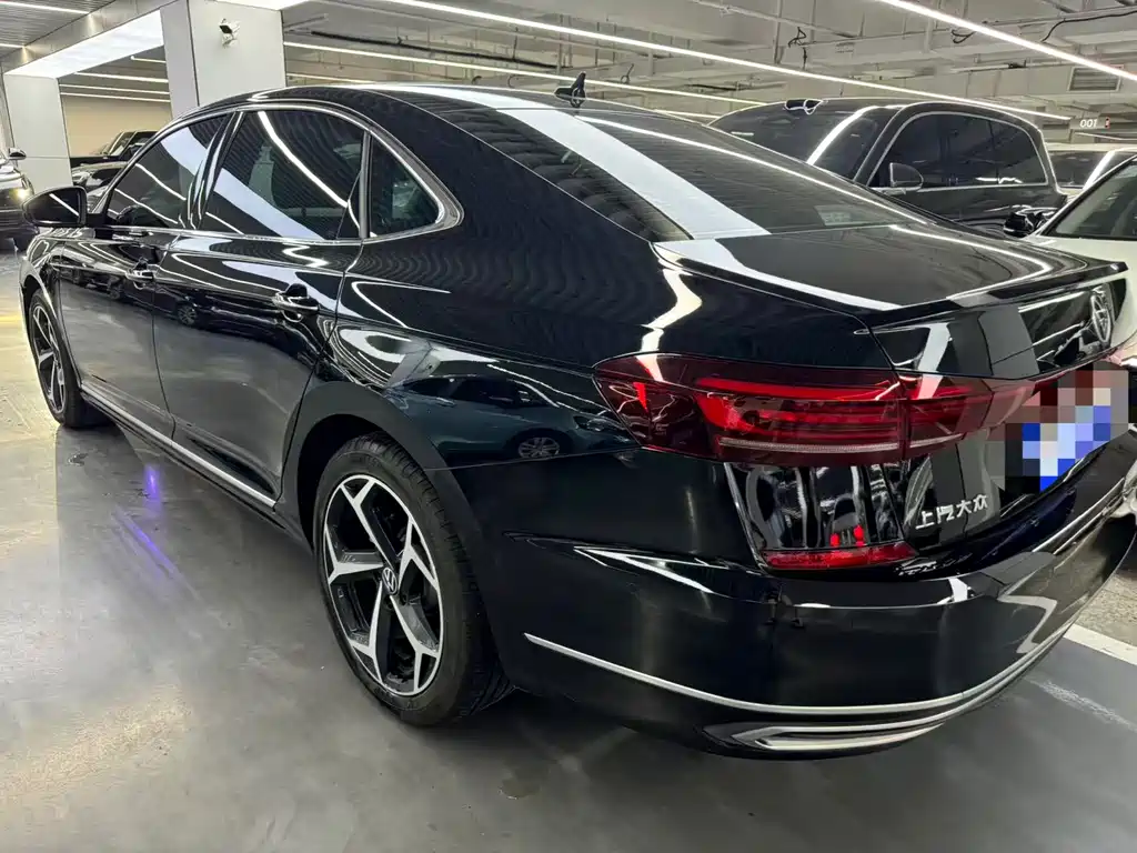 Volkswagen Passat 2023 — фото 15