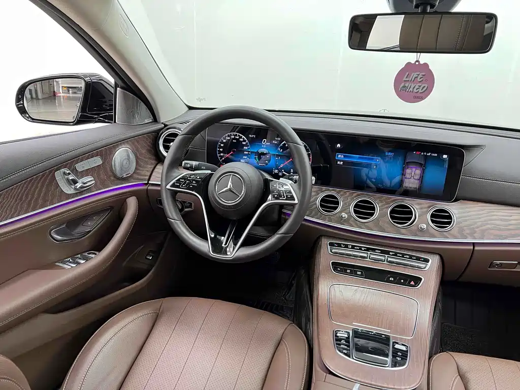 Mercedes-Benz E-Class 2023 — фото 21