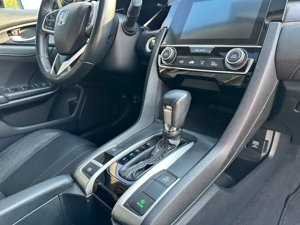 Honda Civic 2018 — фото 18