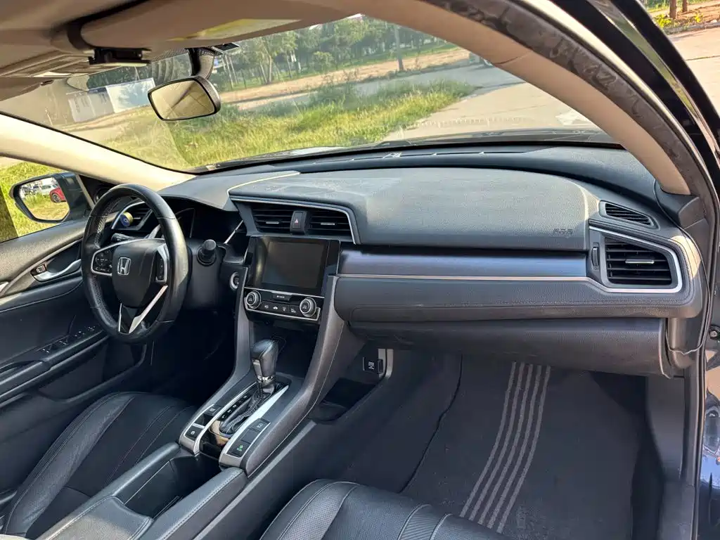 Honda Civic 2018 — фото 17