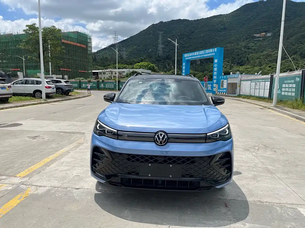 Volkswagen Tiguan L 2024